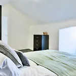 Large 6 Bed House, Long Term Stay Savings, Contractors, Professionals, Big Groups, Free Parking!
